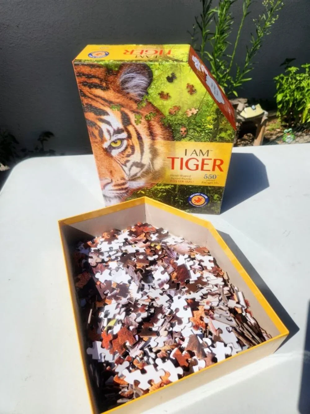 I am Tiger 550 Piece Head Shaped Jigsaw Puzzle Madd Capp Finished size: 28